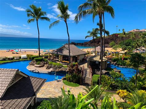 Affordable hotels in maui. 