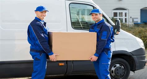 Affordable long distance movers. Some long-distance movers offer full service, from packing to loading, transporting, and unloading. Others may simply provide a truck and let you do most of the ... 