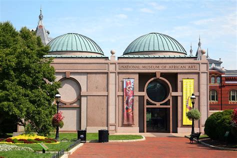 The Smithsonian American Art Museum displays its collections and p