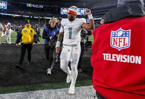 After a dominant Black Friday performance, the Dolphins have their eyes on winning AFC East