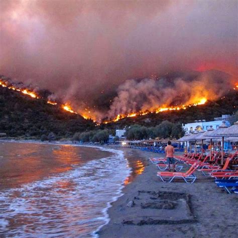 After heat wave, wildfires threaten seaside homes outside the Greek capital