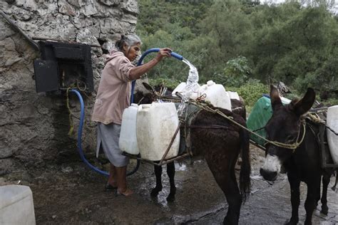 After rainy season that wasn’t, parched Mexico City starts restricting water