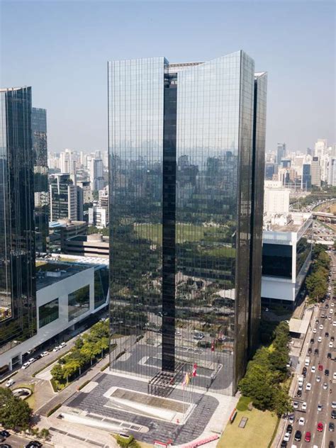 Agência Santander em Av. Pres. Juscelino Kubitschek, 2235