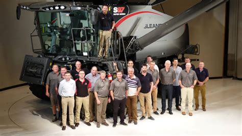 Please contact Dealer Support Services at : 800-225-6782 (English) 888-988-0987 (Français) Or mail us at dss.support@agcocorp.com. . 