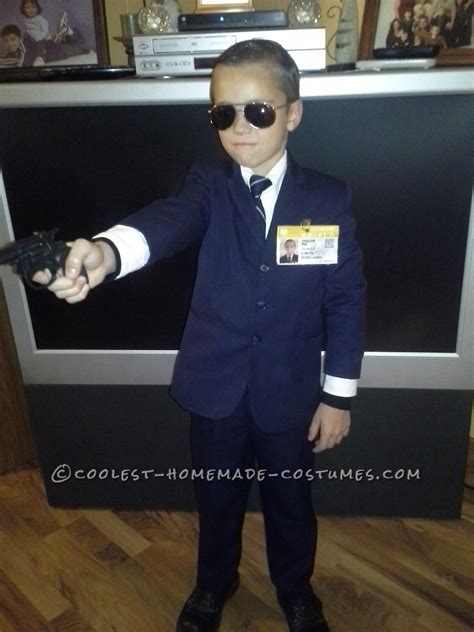 Agent Halloween Costume - The Ultimate Disguise for Spooky Nights