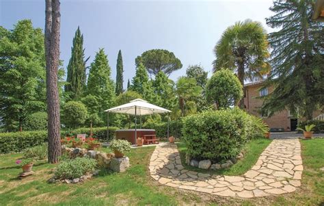 Agriturismo "Villa Il Poggiolo" Siena, Parco 1 - Appartamenti in ...