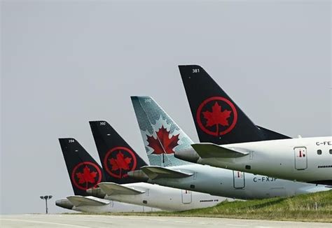 Air Canada stock slides to one-year low despite frothy summer profits