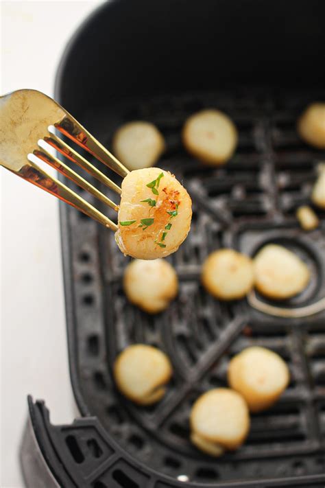 Air Fryer Frozen Scallops in Garlic Butter Sauce