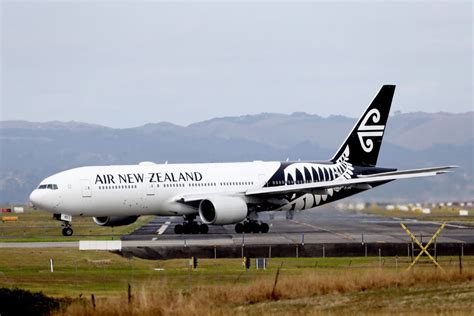 Air New Zealand to weigh passengers before they board the airplane