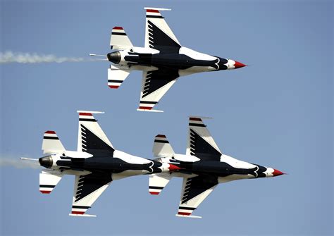 Air force thunderbirds. Sep 19, 2022 · The Thunderbirds squadron is an Air Combat Command unit of the United States Air Force composed of eight pilots (including six demonstration pilots), four support officers, three civilians and more than 130 enlisted personnel performing in 25 career fields. Thunderbirds air demonstrations are an exciting mix of formation flying and solo routines. 