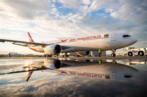 Air mauritius. Book your flight from Mauritius to London, and discover a weath of different communities, speaking more than 200 languages. There, history collides with art, fashion, food and the good British ale. The banks of the River Thames line up with iconic landmarks: Big Ben, London Eye, House of Parliament, Canary Wharf and many more. 