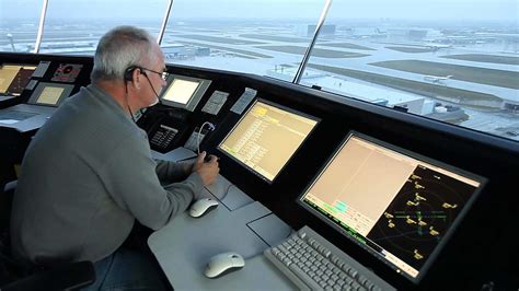 Air traffic controller shortage could delay flights this summer