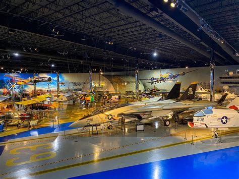 Air zoo kalamazoo. Apr 25, 2019 · The original museum was located at 3101 E. Milham Ave. and featured a nine-plane display inside an airplane hangar. Inside the Kalamazoo Aviation History Museum, today known as the Air Zoo, in ... 