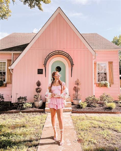 Airbnb: The Pink House