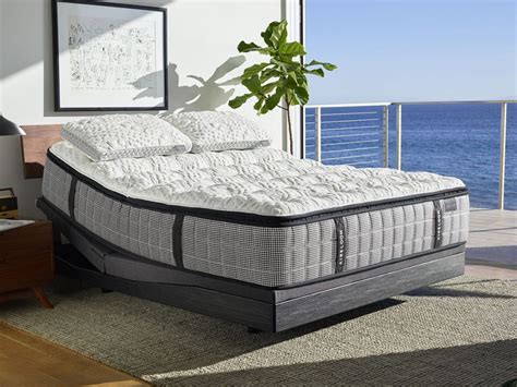 A firmer version of the luxury firm mattress from the Aireloom® Pre