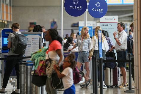 Airline check-in issues cause delays at Austin airport