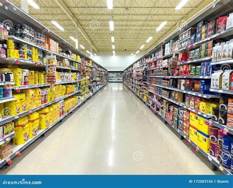 A store map matches grocery items to aisles.