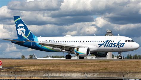 Ak airlines. Alaska Airlines flight 1282 was heading from Portland to California when a chunk of its fuselage blew off, leaving a giant hole in the side of the plane and forcing it to make an emergency landing. 