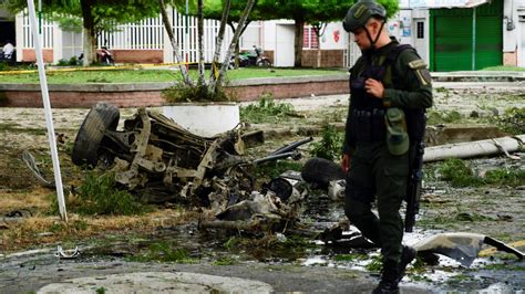 Al menos dos muertos por un coche bomba en contra de sede policial en el sudoeste de Colombia