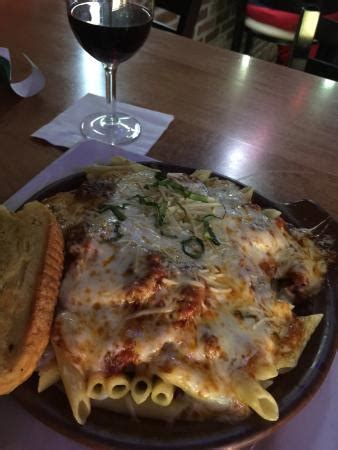 Ala roma. Ala Roma Pizzeria & Pub is a restaurant that offers homemade pizza, pasta, wings, panini, and panzerotti in Fond Du Lac, WI. It has a large selection of wine and spirits, free Wi-Fi … 