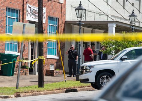 Alabama police searching for clues in shooting that killed 4