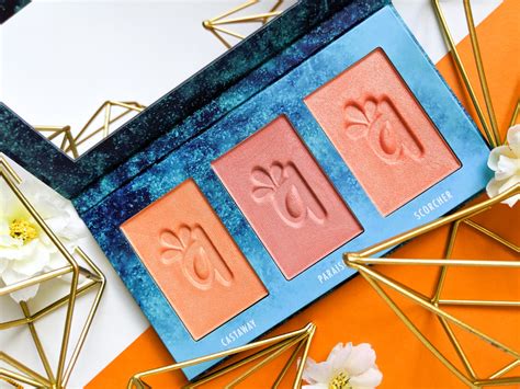 Alamar cosmetics. Unlock your power and discover the endless possibilities our Destino Eyeshadow Palette has to offer. Whether you're looking for a shimmering pearl finish, or creamy mattes that make a bold statement, our 10 unique shades blend together to create a mirage of beauty. Tap our shimmers on the lid with a dry finger for a da. 