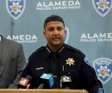 Alameda offered a $75,000 bonus to new cops. Other California departments are scrambling to keep up