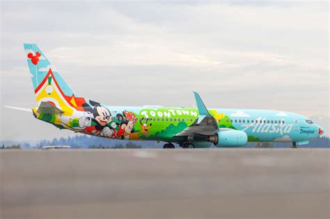Alaska debuts new 'Mickey’s Toontown Express' plane