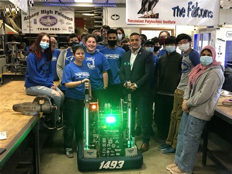 Albany HS robotics team gets ready for regional competition