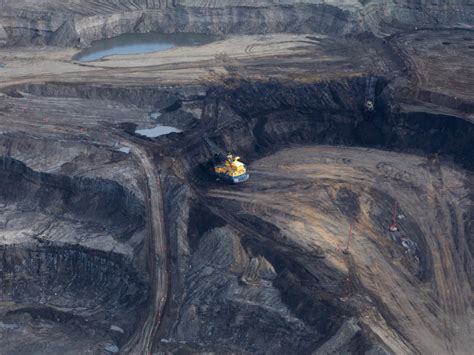Alberta Energy Regulator to launch third-party probe of Kearl oilsands tailings leak
