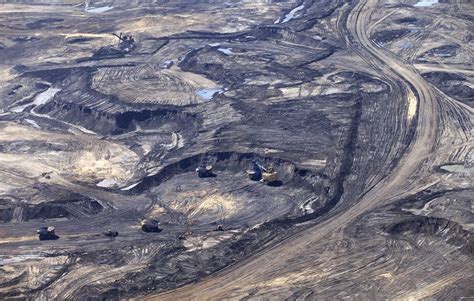 Alberta regulator says Imperial Oil faces more water problems at Kearl oilsands mine