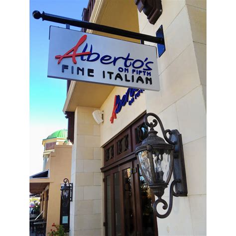 Alberto's on Fifth Fine Italian Restaurant: Strong start, po
