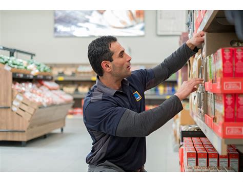 You’ll enhance the customer shopping experience by working collaboratively with the ALDI team and providing exceptional customer service. Position Type: Full-Time. Average Hours: 32-40 hours per week. Starting Wage: $18.00 per hour. Duties and Responsibilities: Must be able to perform duties with or without reasonable accommodation.. 