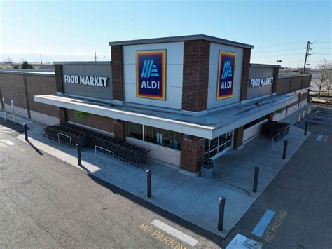 Shop online and pickup groceries curbside at your local ALDI. Place your order and choose a pickup time. We’ll do the shopping and you’ll bring home the savings!. 