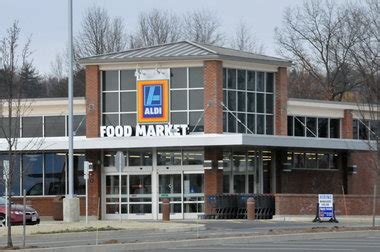 Aldi hadley. Aldi stores are owned by a German family called the Albrecht. The family also owns the higher-end Trader Joe’s grocery stores. Both stores maintain a strong and loyal following amo... 