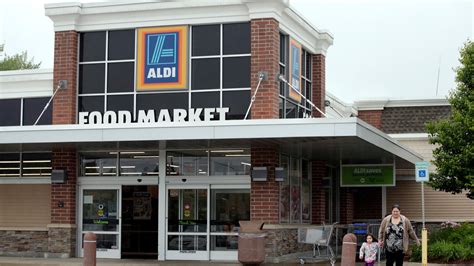 Location & Hours of the Store. The ALDI store can be found in Sp