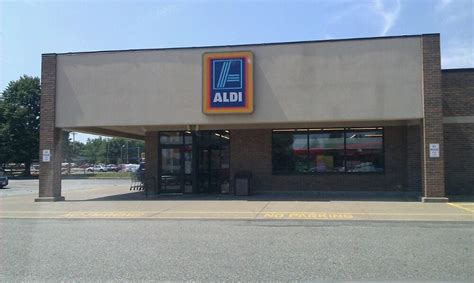 Aldi in erie pa. Aldi Erie, PA (Onsite) Full-Time. CB Est Salary: $16 - $35/Hour. Job Details. No experience requited, hiring immediately, appy now.We offer a flexible schedule, insurance benefits, and a fast paced exciting work place where you can refine your skills Our store employees are the face of the ALDI shopping experience 