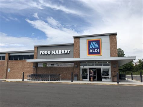 Aldi knoxville tn. Specialties: Visit your Farragut ALDI for low prices on groceries and home goods. From fresh produce and meats to organic foods, beverages and other award-winning items, ALDI makes the flavorful affordable. Plus, with new limited-time ALDI Finds added to shelves each week, there's always something new to discover. Shop online with curbside pickup or delivery, or swing by your neighborhood ... 