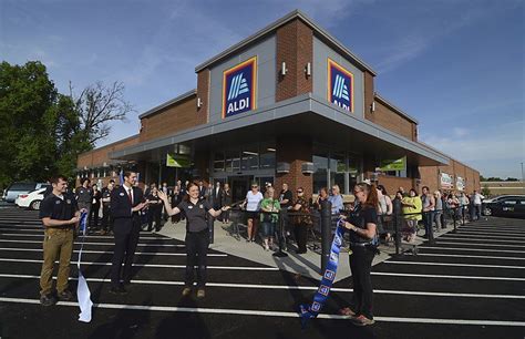 Aldi terre haute. Aldi Terre Haute, IN (Onsite) Full-Time. Job Details. We offer a flexible schedule, insurance benefits, and a fast paced exciting work place where you can refine your skills Our store employees are the face of the ALDI shopping experience 
