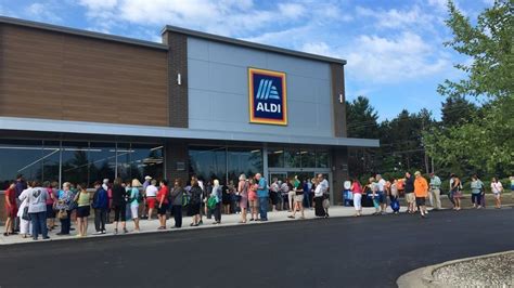 Aldi traverse city. GRAND TRAVERSE COUNTY, Mich., (WPBN/WGTU) -- Aldi shoppers have a reason to be excited, the Traverse City location re-opened their store Thursday.Dozens of people waited in line to make sure they ... 