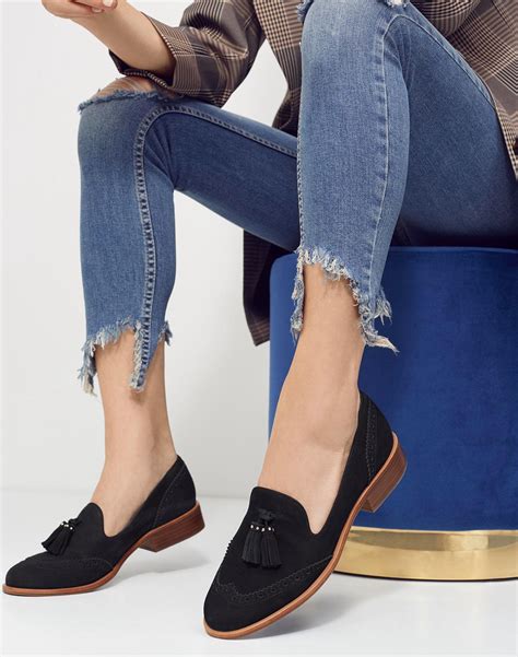 Aldo-shoes. Barbiestessy - Stiletto heel, Pump. $79.98 $120. BOGO 40% Off. View all. Go from day to night with utter ease thanks to our assortment of women's pumps and stilettos. For a casual look, wear the classic silhouette with a pair of denim jeans and a cute floral top. For something a little more elevated, our stiletto styles also pair perfectly with ... 