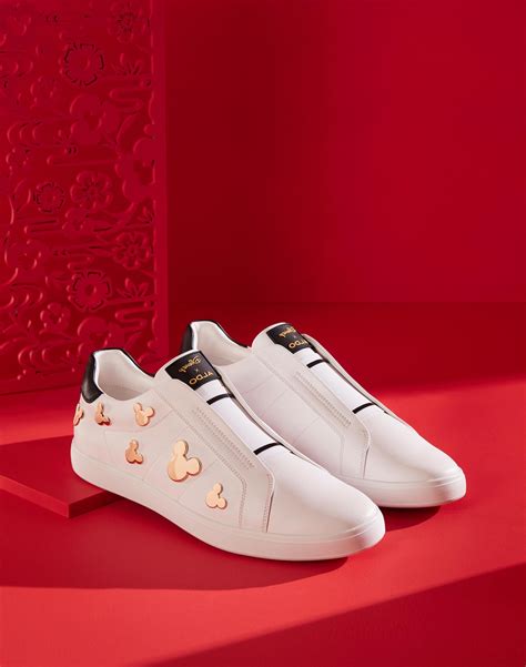 Aldoshoes - ALDO's Glamour Galore for Belgium, Netherlands, and Luxembourg: Dazzling Heels, Chic Sneakers, and Trendsetting Accessories. Pillow Walk™ for Women.