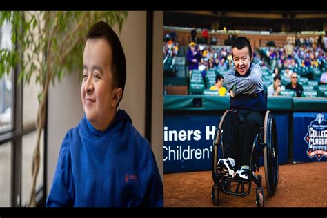 You may recognize 16-year-old Alec Cabacungan from the various commercials for Shriners Hospitals for Children that have aired nationally. Alec, a patient of Shriners Hospitals for Children — Chicago, has become a popular television star and has captured the hearts of many with his adorable smile and charming personality.. 