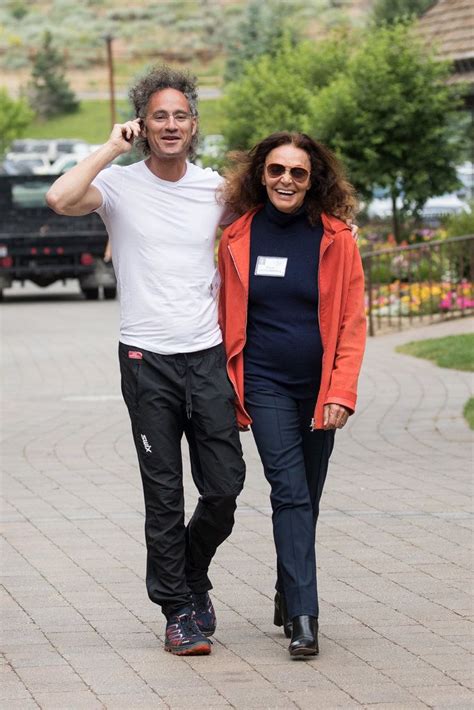 We first saw Karp donning the outfits in Sun Valley in 2019. In 2021 he was back at the conference again. So were the clothes. Alex Karp with American billionaire and Palantir investor Ken Langone, on their way to the evening program of the Sun Valley Conference on July 8, 2021.. 