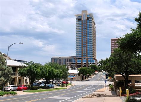 Alexan waterloo. 700 East 11th Street Austin, TX 78701 (833) 648-5599. We invite guests to park on the second level of the Alexan Waterloo parking garage. Please take elevators to the Lobby level to be greeted by our Leasing team. 
