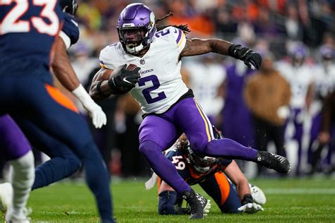 Alexander Mattison or Ty Chandler: Will the Vikings make a change at running back?