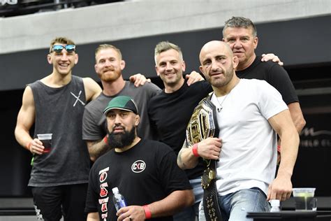 Alexander Volkanovski used Twitter to try get signed by UFC