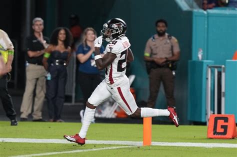 Alford’s 79-yard punt return TD helps Falcons to a 19-3 win over Dolphins in preseason opener