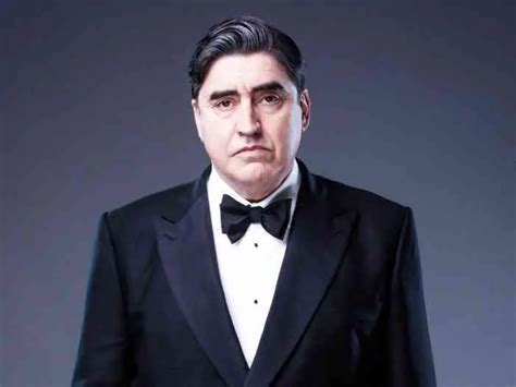 Net Worth and Income Source of Alfred Molina. 