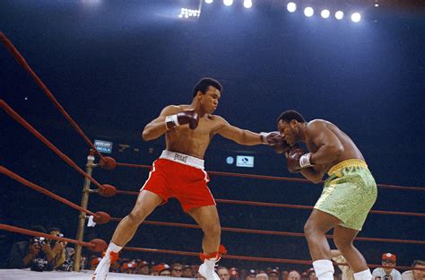 Ali vs frazier. 1971-03-08 Joe Frazier (I) Madison Square Garden, New York City, New York, United States 